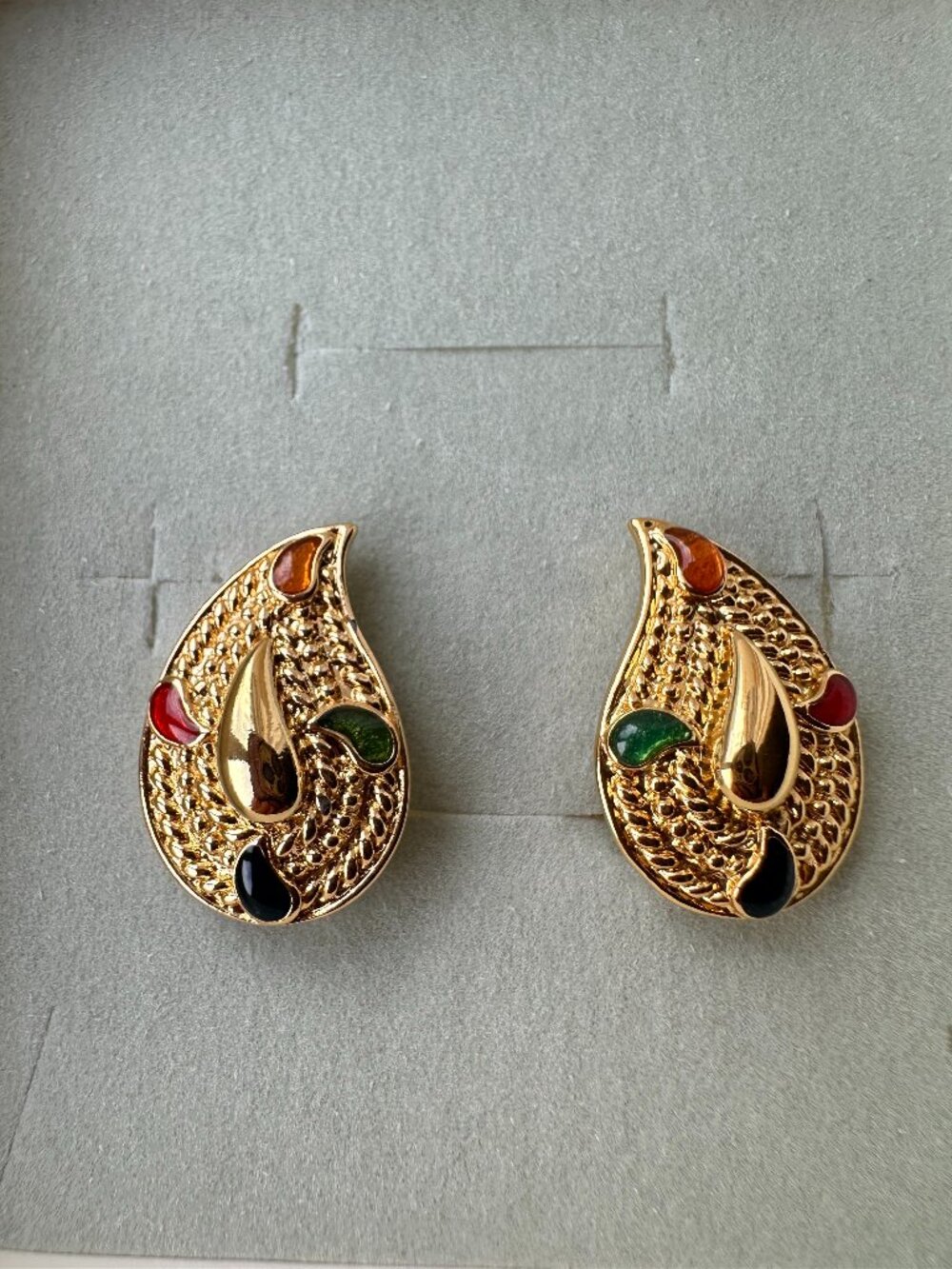 Vintage 1986 Avon Paisley Clip-On Earrings Gold Tone Multicolor Signed